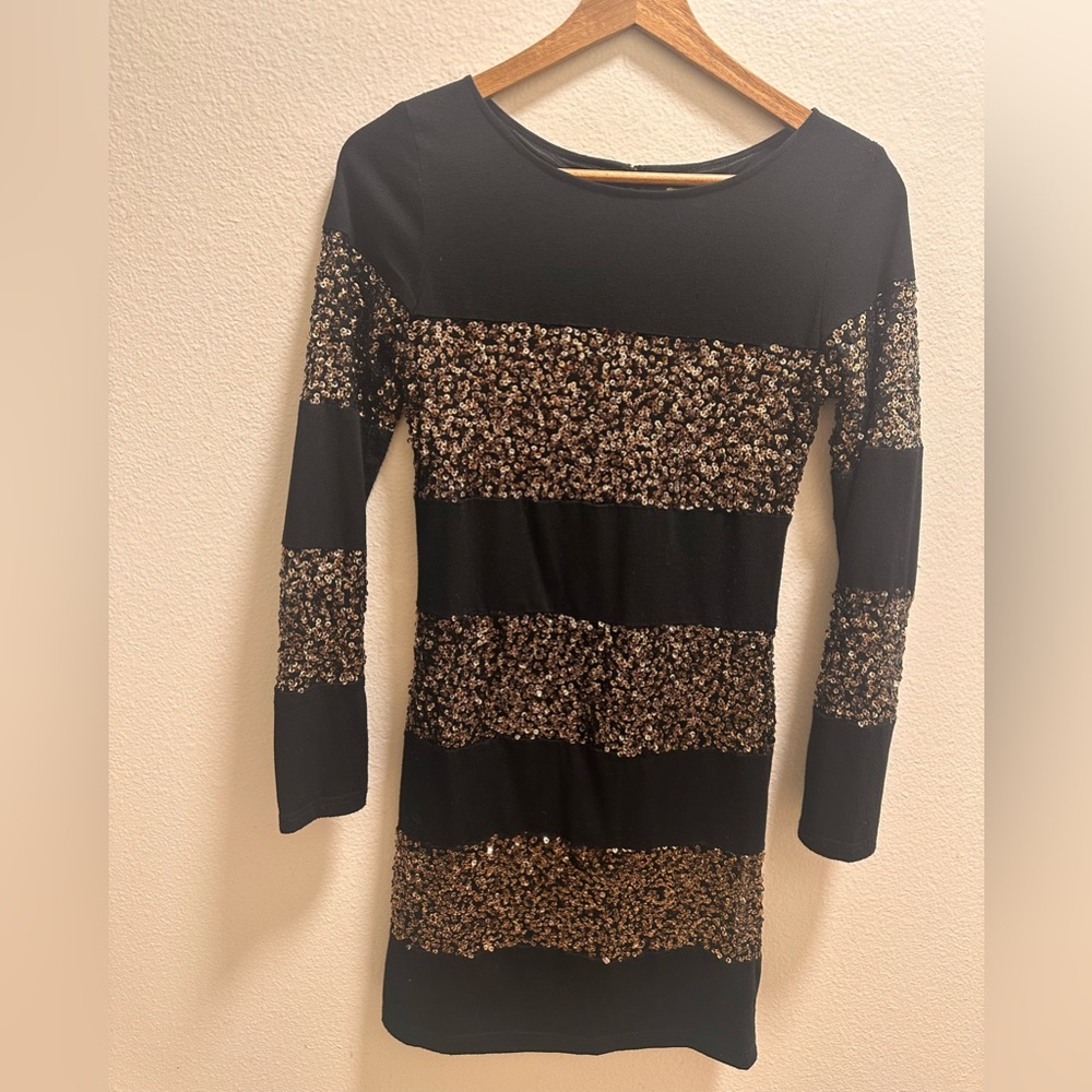 Gianni Bini Black and Gold Sequin Long Sleeve Dress Date Night Party